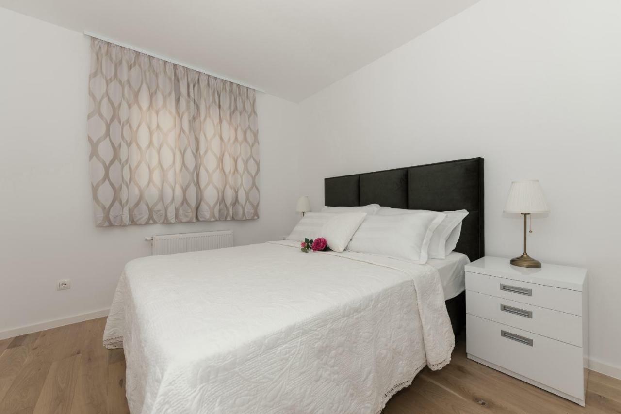 Ferienwohnung Penthouse Nikola Makarska Exterior foto