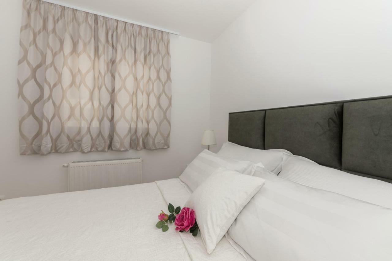 Ferienwohnung Penthouse Nikola Makarska Exterior foto